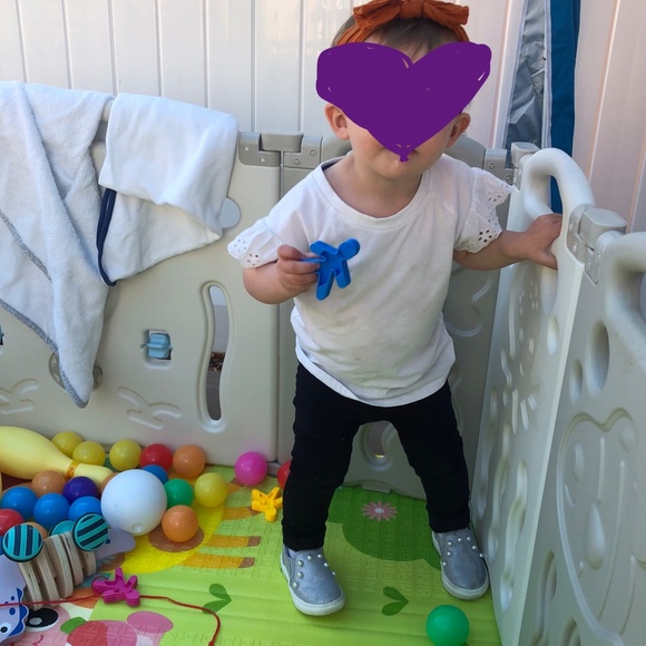 Toddler Slip On Sneakers Size 5 - Picture 12 of 12